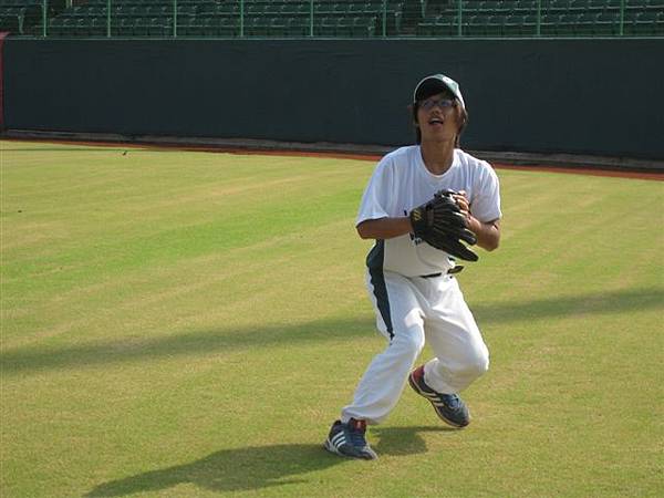 棕熊-外野飛球不漏接 (14).JPG