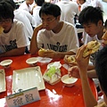2浣熊 - 享用美味餐點 (5).JPG