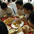 2浣熊 - 享用美味餐點 (9).JPG