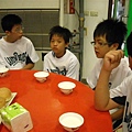 6小熊 - 享用美用餐點 (1).jpg