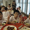 浣熊寶寶在吃飯囉 (17).JPG