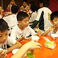 貓熊寶寶在吃飯囉 (2).JPG