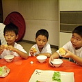 貓熊寶寶在吃飯囉 (11).JPG