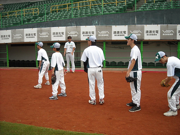 少鈞哥哥來教內野囉 (33).jpg