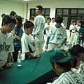開訓-棕熊球星簽名 (2).jpg