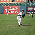 黑熊vs浣熊 (14).JPG