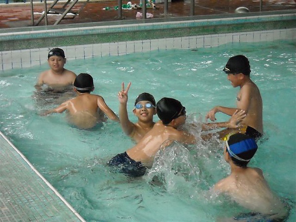 去澄清湖青年活動中心游泳 (66).jpg