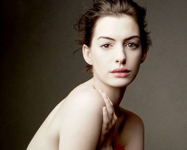 anne_hathaway-normal5.4