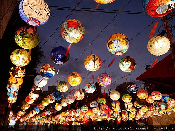 台南普濟殿花燈