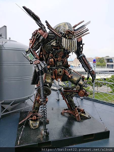 德陽艦上的鋼鐵機器人