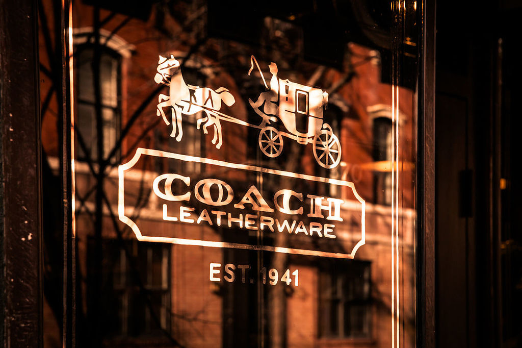 1280px-Coach_Bleecker_Street,_372-374_Bleecker_street,_New_York,_NY_10014,_USA_-_Jan_2013_A