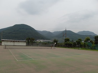 春日居網球場