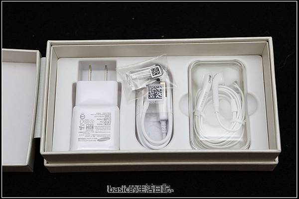 Galaxy Note5琉光金精緻開箱(大量照片).. 