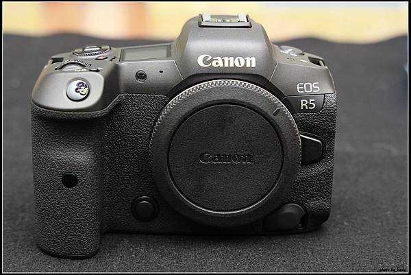 Canon EOS R5開箱外觀分享