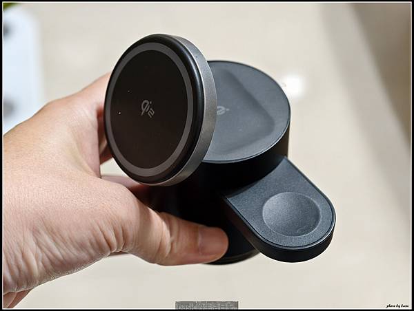 桌上型三合一qi2磁吸充電座(可同時充手機,手錶 , 耳機)開箱使用分享(三星跟蘋果推薦 , 但vivo不建議)