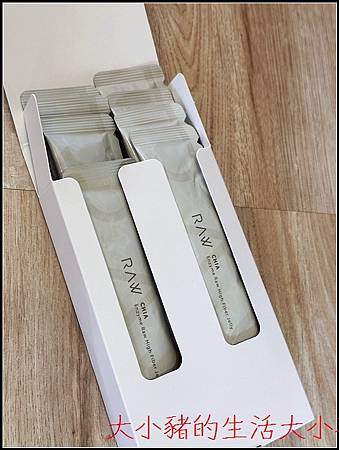 好物開箱實測｜RAW奇亞酵素裸纖凍｜早上吃對這一條，小波蘿也
