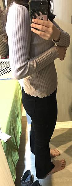 不修邊黑褲2.jpg 不修邊黑褲2.jpg