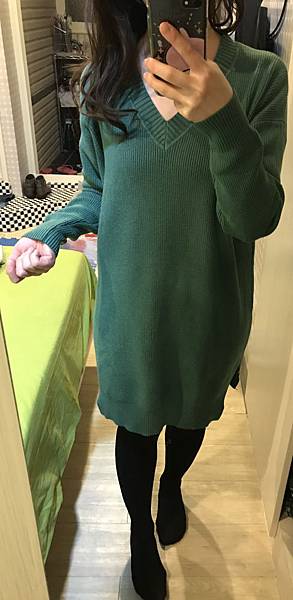 V領綠針織1.jpg V領綠針織1.jpg