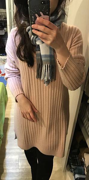 粉微高領長針織.jpg 粉微高領長針織.jpg
