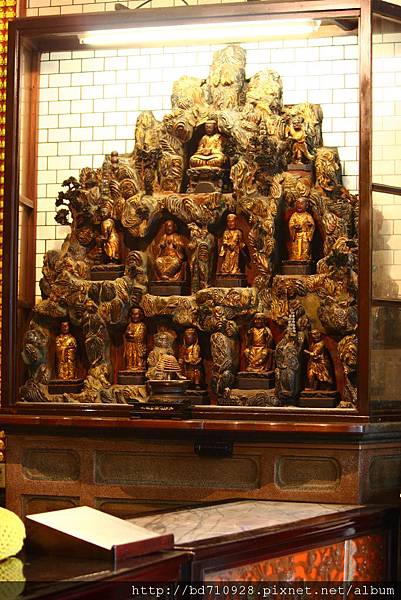 正殿龍側十八尊者聖像