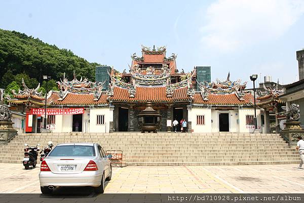 龜山壽山巖觀音寺廟貌