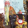 慈惠堂二樓「無極寶殿」正殿虎邊神龕，奉祀：太上道祖