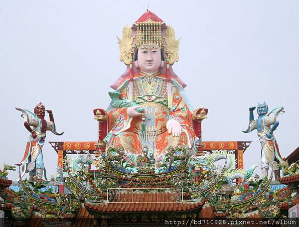 竹南后厝龍鳳宮大媽祖神像，高136尺