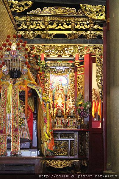 關渡宮媽祖殿虎邊神龕，奉祀：天上聖母