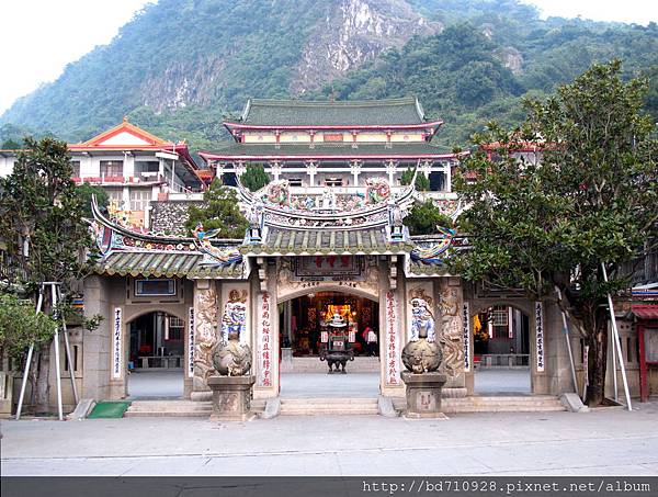 白河火山碧雲寺廟貌