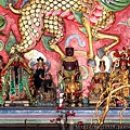 三芝福惠宮正殿龍邊神龕列位神佛聖像