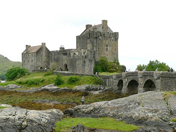 7. 25 Eilean Donan Castle  Dornie, Kyle of Lolalsh,Scotland 9