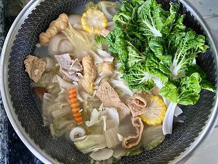 火鍋推薦 村子口酸菜白肉鍋、村子口紅燒牛肉爐、村子口原汁紅燒