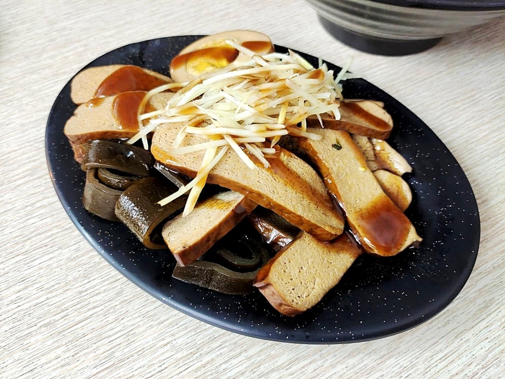 大里太祖魷魚羹，台中老字號羹麵，濃而不膩的柴魚羹湯超耐喝，還