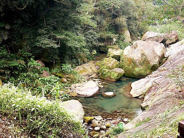 圓潭自然生態園區-嘉義免門票生態區，平坦步道老幼皆宜，看瀑布