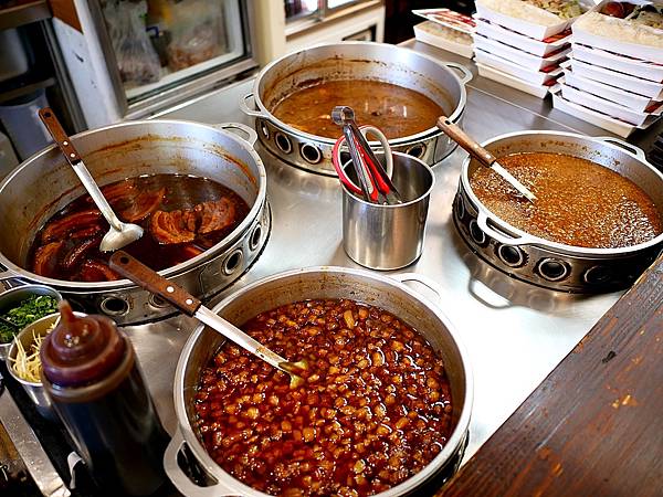 林記飯館-台中大里滷肉飯便當，滷肉肥瘦自己選，大塊又入味的軟