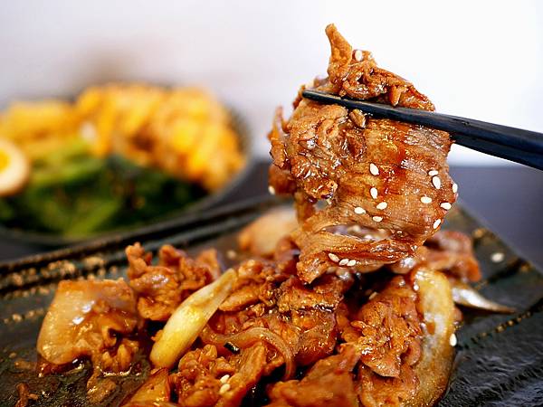 八拾八號食堂-台中大里丼飯推薦，搬家後人氣不減，大份量肉食還