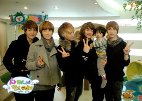 shinee hello baby.jpg