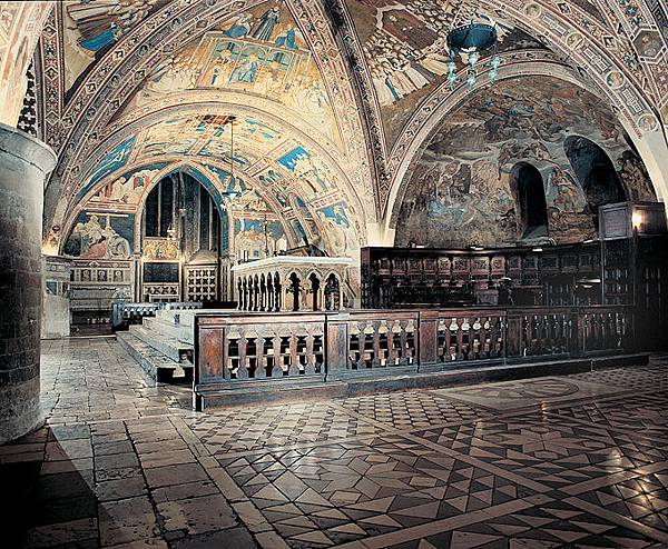 Assisi_Altare_Basilica_inferiore