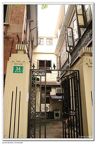 9b52154837f34e3103318ab51e075269