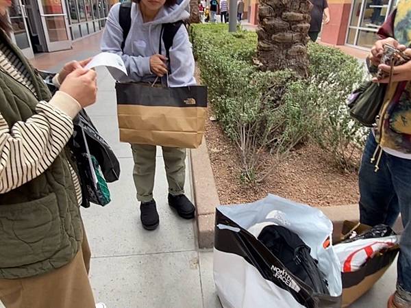 2024年美西之旅 咖哩我們來找你囉Day 8.「Las 