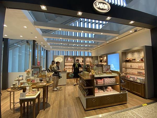 2024 秋 去找富士山玩Day1. 「格拉斯麗新宿酒店