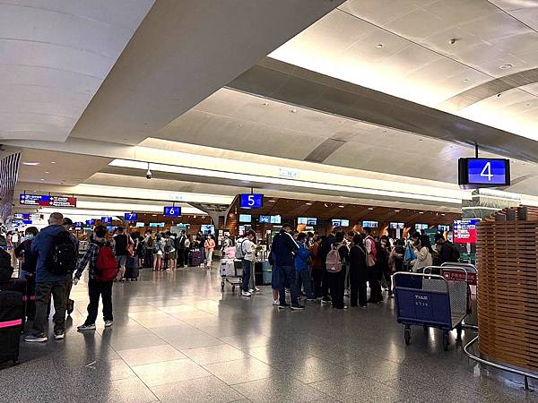 2024 秋 去找富士山玩Day1. 「格拉斯麗新宿酒店