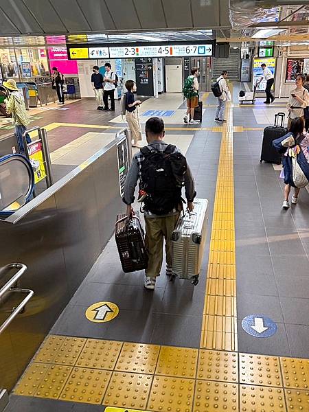 2024 秋 去找富士山玩Day1. 「格拉斯麗新宿酒店