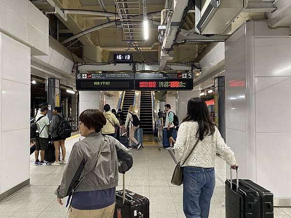 2024 秋 去找富士山玩Day1. 「格拉斯麗新宿酒店