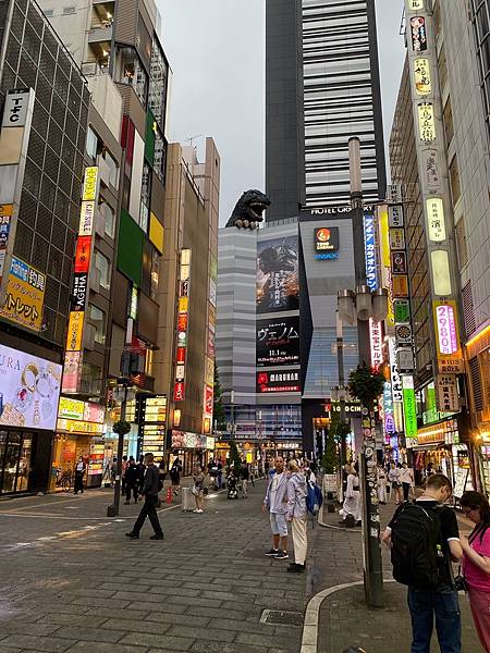 2024 秋 去找富士山玩Day1. 「格拉斯麗新宿酒店