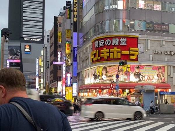 2024 秋 去找富士山玩Day1. 「格拉斯麗新宿酒店