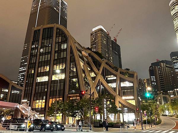 2024 秋 去找富士山玩Day1. 「格拉斯麗新宿酒店