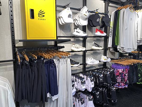 2024 秋 去找富士山玩Day1. 「格拉斯麗新宿酒店