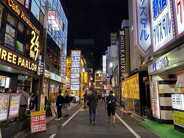 2024 秋 去找富士山玩Day1. 「格拉斯麗新宿酒店