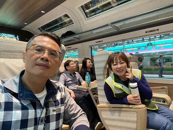 2024 秋 去找富士山玩Day2. 「搭乘踊子號伊豆半 2024 秋 去找富士山玩Day2. 「搭乘踊子號伊豆半